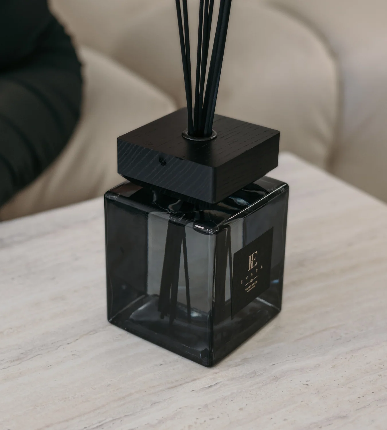 Evara Velvet Rouge Black Reed Diffuser Set - 1000ml - Image 3