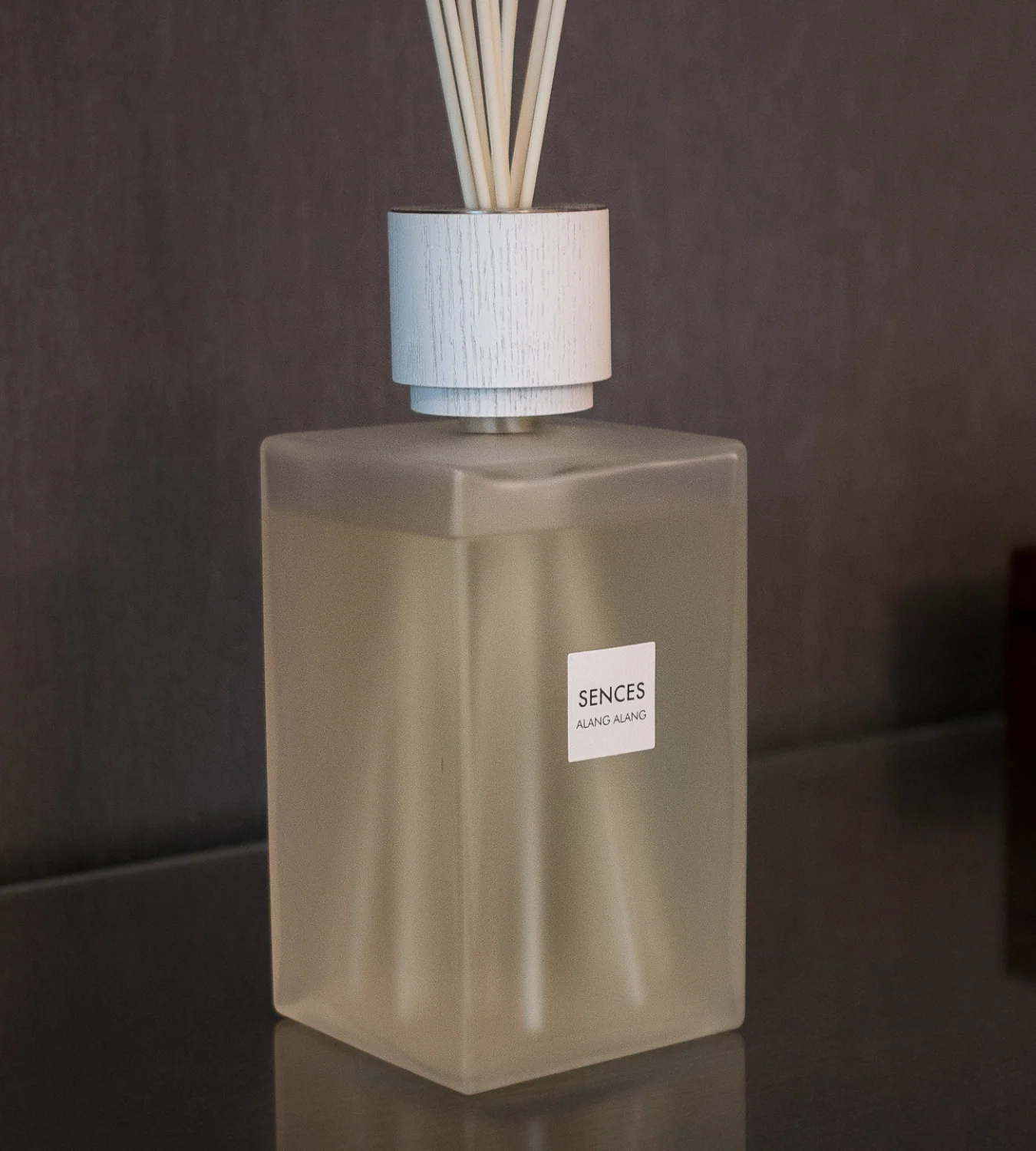 White Extra Large Alang Alang Reed Diffuser - 2200ml - Image 13